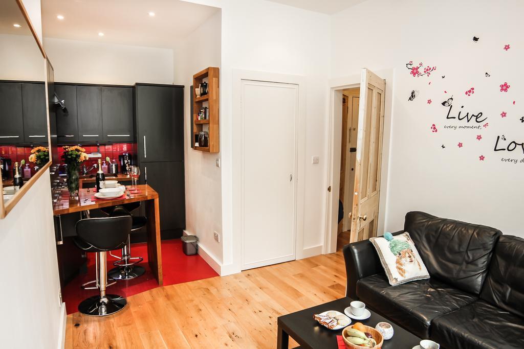 Апартаменти Chic & Bright Flat Near Holyrood Park Единбург Номер фото